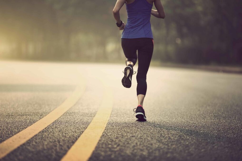 Jogging fir Gewiicht op Äre Bauch a Säiten ze verléieren