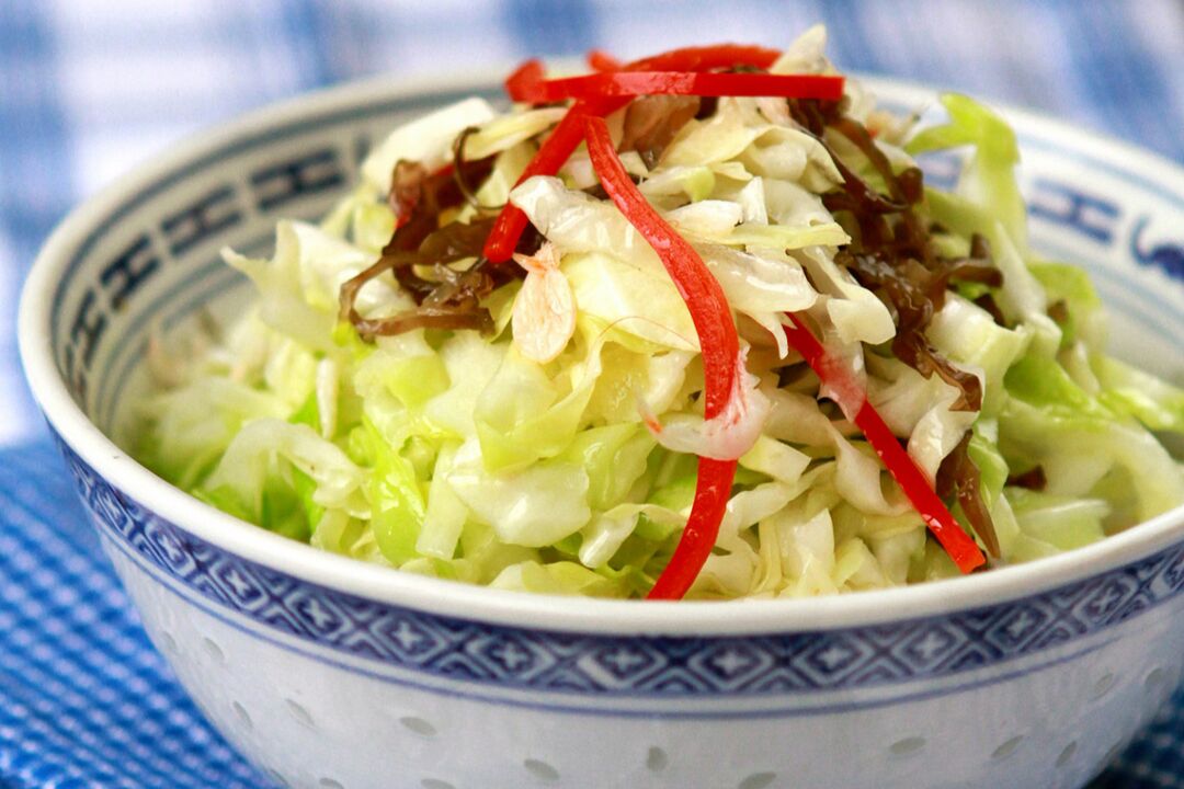 Kabes Salade ass eng vun de Platoptiounen am Favorit Diätmenü